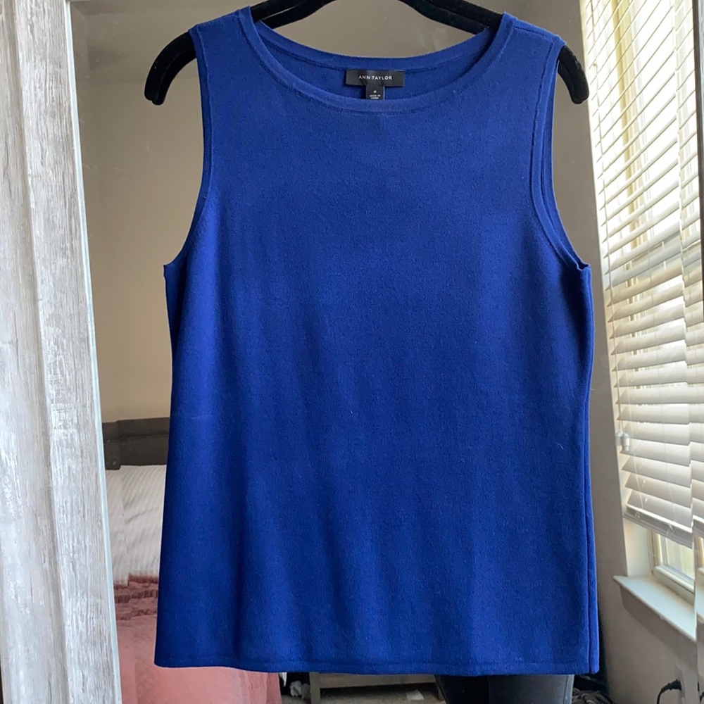 Ann Taylor top - size Medium
